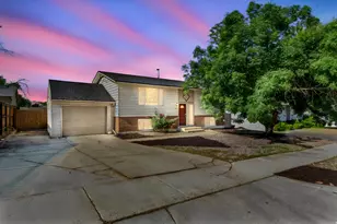 1124 E Webster Dr, Sandy, UT 84094 - Photo 2