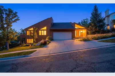 2352 S Lakeline Dr, Salt Lake City, UT 84109 - Photo 2