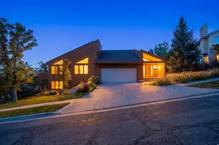2352 S Lakeline Dr, Salt Lake City, UT 84109 - Photo 2