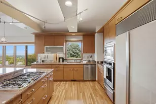 2352 S Lakeline Dr, Salt Lake City, UT 84109 - Photo 16