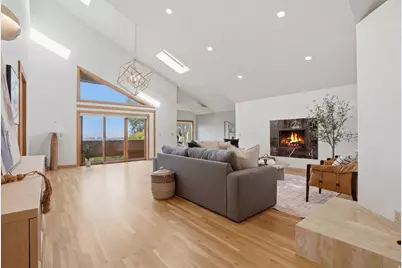 2352 S Lakeline Dr, Salt Lake City, UT 84109 - Photo 8