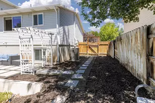 1122 E 2400 N, Layton, UT 84040 - Photo 40