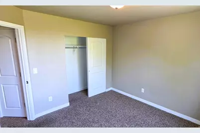 9607 N 4500 St W, Cedar Hills, UT 84062 - Photo 16