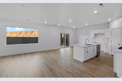 1894 S Queens Garden Dr #4276, Washington, UT 84780 - Photo 4