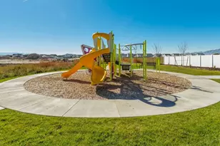 3061 S 2425 W, Syracuse, UT 84075 - Photo 40