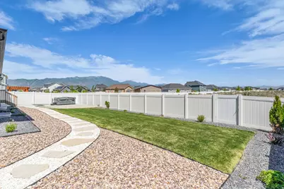 1005 E Antelope Dr, Eagle Mountain, UT 84005 - Photo 36