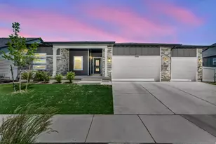 1005 E Antelope Dr, Eagle Mountain, UT 84005 - Photo 2