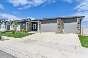 1005 E Antelope Dr, Eagle Mountain, UT 84005 - Photo 4
