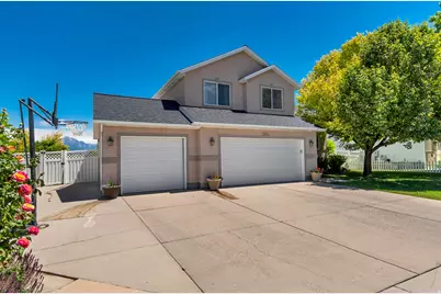 7651 S Village Glen Dr W, West Jordan, UT 84081 - Photo 2
