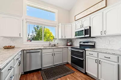 7651 S Village Glen Dr W, West Jordan, UT 84081 - Photo 8