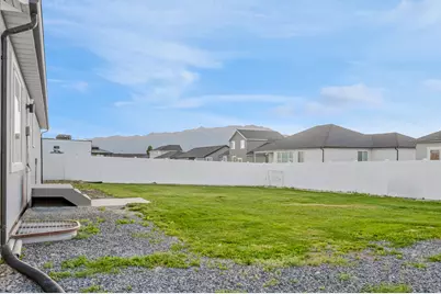 2415 E Boxwood Ln, Eagle Mountain, UT 84005 - Photo 32