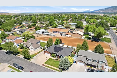 562 W 1400 N, West Bountiful, UT 84087 - Photo 44
