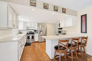 9832 S Falconhurst Dr E, Sandy, UT 84092 - Photo 8