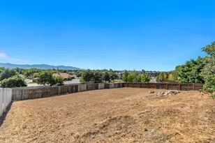 9832 S Falconhurst Dr E, Sandy, UT 84092 - Photo 28