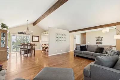 9832 S Falconhurst Dr E, Sandy, UT 84092 - Photo 4