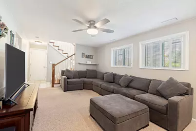 9832 S Falconhurst Dr E, Sandy, UT 84092 - Photo 20