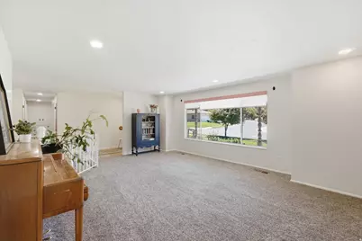 2570 W Blake Dr, Taylorsville, UT 84129 - Photo 8