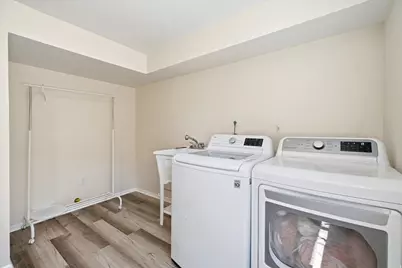 2570 W Blake Dr, Taylorsville, UT 84129 - Photo 44