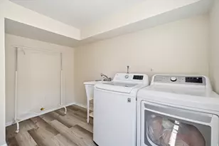 2570 W Blake Dr, Taylorsville, UT 84129 - Photo 44