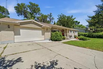 2570 W Blake Dr, Taylorsville, UT 84129 - Photo 2