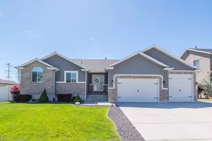 5437 S 3150 W, Roy, UT 84067 - Photo 2