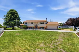 1071 N Timpview Dr, American Fork, UT 84003 - Photo 2