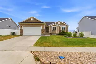 942 S 1050 W, Tooele, UT 84074 - Photo 2
