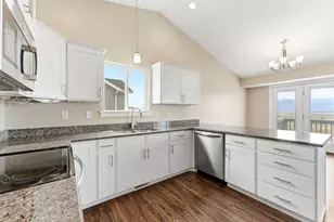 942 S 1050 W, Tooele, UT 84074 - Photo 12