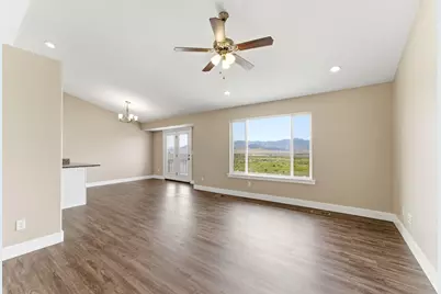 942 S 1050 W, Tooele, UT 84074 - Photo 8