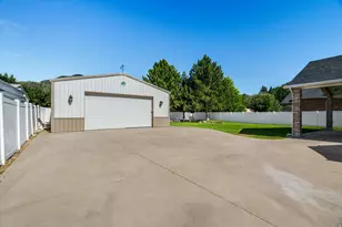 7830 S Cedar Loop Dr E, South Weber, UT 84405 - Photo 2