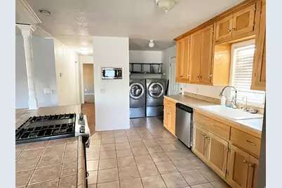 2875 N Hill Field Rd #4, Layton, UT 84041 - Photo 8