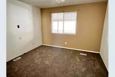 2875 N Hill Field Rd #4, Layton, UT 84041 - Photo 18
