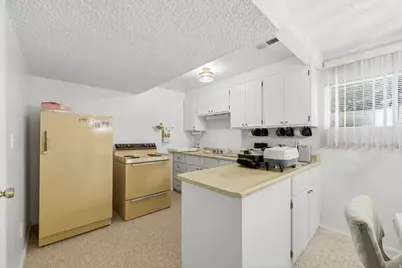 1750 E Crescent View Dr Dr, Sandy, UT 84092 - Photo 18
