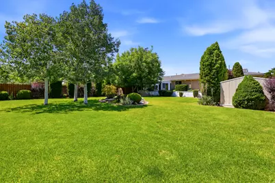 1750 E Crescent View Dr Dr, Sandy, UT 84092 - Photo 34