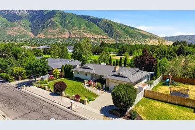 1750 E Crescent View Dr Dr, Sandy, UT 84092 - Photo 2