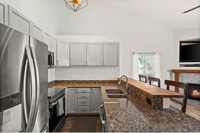 9229 S Jefferson Cv W, Sandy, UT 84070 - Photo 8
