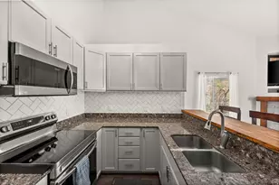 9229 S Jefferson Cv W, Sandy, UT 84070 - Photo 10