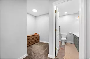 9229 S Jefferson Cv W, Sandy, UT 84070 - Photo 22