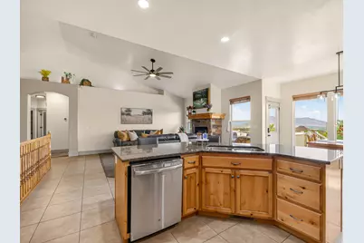 751 E 650 S, Santaquin, UT 84655 - Photo 8