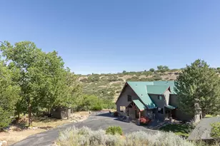 2105 E Dimple Dell Rd, Sandy, UT 84092 - Photo 36