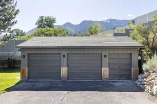 2105 E Dimple Dell Rd, Sandy, UT 84092 - Photo 34