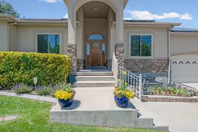 12384 S Overlook Ct, Riverton, UT 84065 - Photo 2