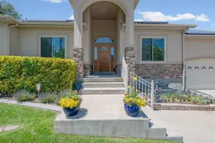 12384 S Overlook Ridge Ct, Riverton, UT 84065 - Photo 2