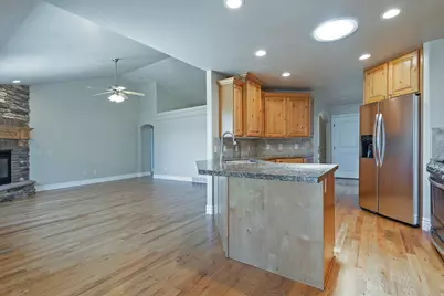 1376 W Jordan Hills Dr, South Jordan, UT 84095 - Photo 12