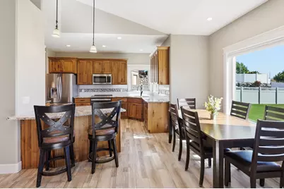 1098 N Valley View Dr, Tremonton, UT 84337 - Photo 8
