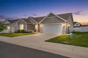 279 W 520 S, Hyde Park, UT 84318 - Photo 2