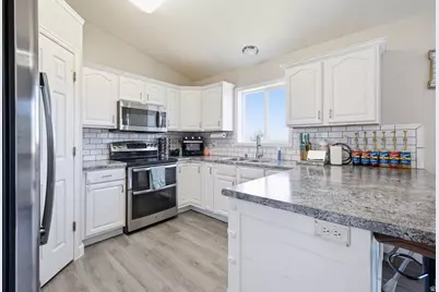 309 W 150 N, Hyde Park, UT 84318 - Photo 4