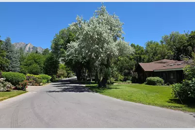 1846 E Charleston Ln, Holladay, UT 84121 - Photo 6