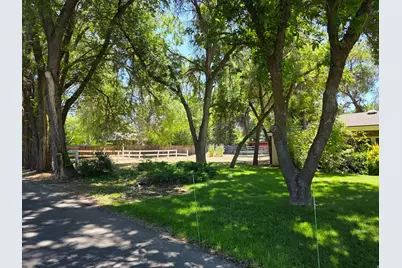 1846 E Charleston Ln, Holladay, UT 84121 - Photo 4
