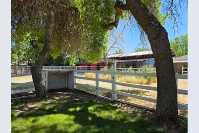 1846 E Charleston Ln, Holladay, UT 84121 - Photo 14